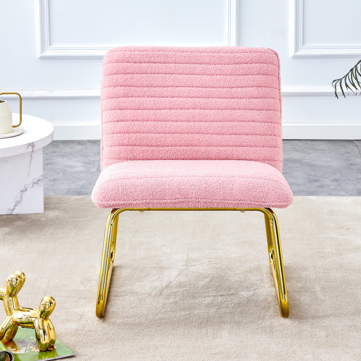 Modern minimalist pink plush fabric single person sofa chair with golden metal legs. Suitable for living room, bedroom, club, comfortable cushioned single person leisure sofa